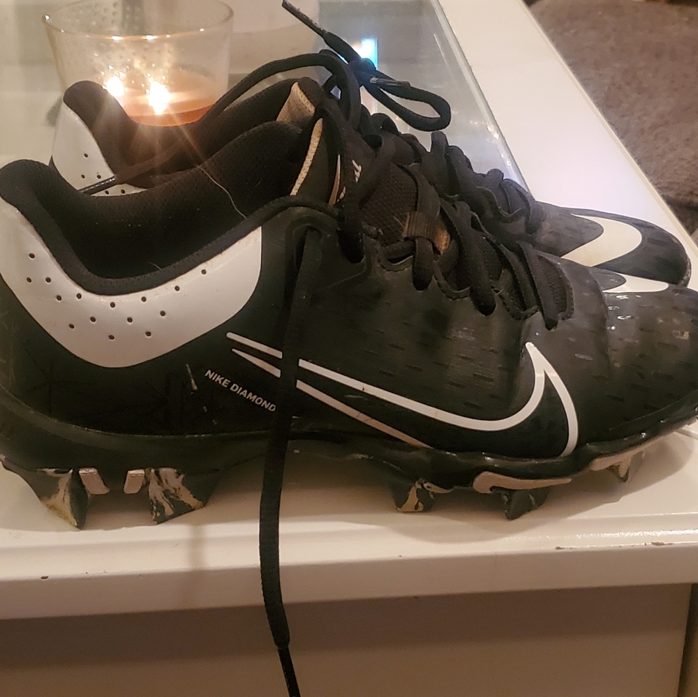 Nike softball cleats